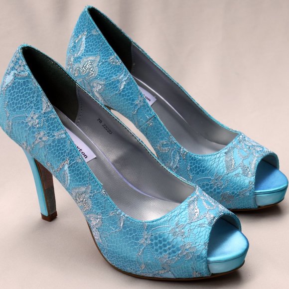 Brand New white Winter Dyeable’s bridal Shoes - Picture 2 of 2